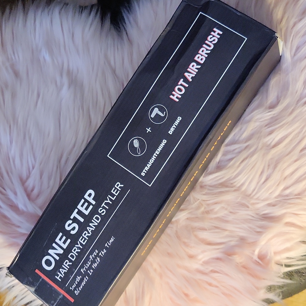 Brand New ONE STEP 2-IN-1 HAIR DRYER & STYLER HOT AIR BRUSH